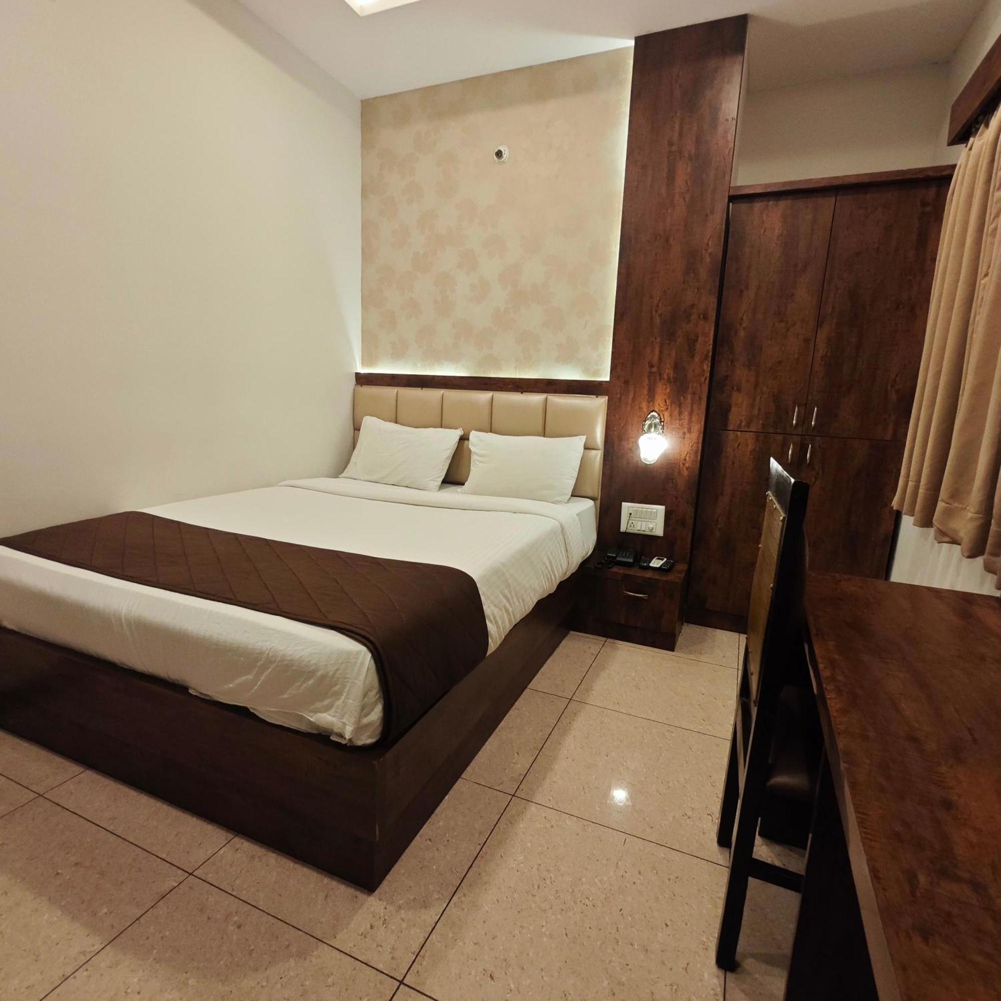 Al Noor Palace Bangalore Exteriör bild
